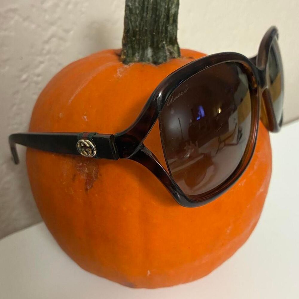 Gucci Women's Black and Brown Sunglasses